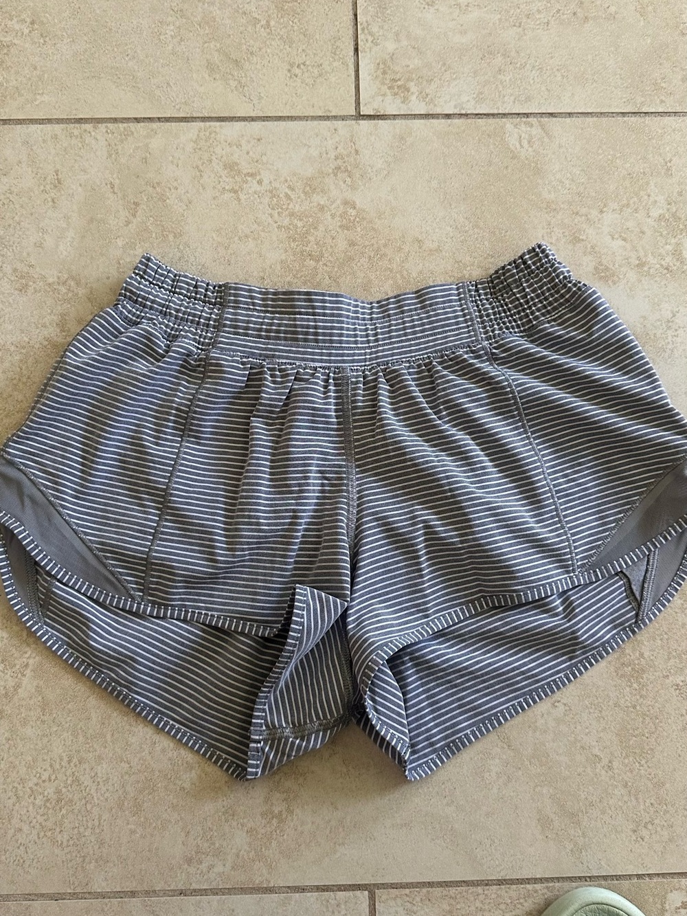 Lululemon hotty hot short size 6 Gray and White stripe